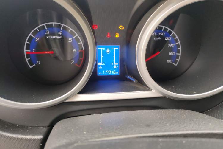 Used CHANGAN KAICHENG Ounuo S 2015 1.5L CNG Model Odometer Close Up