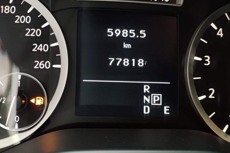 Used Infiniti QX30 2017 2.0T Four-Wheel Drive Fashion Edition Odometer Close Up