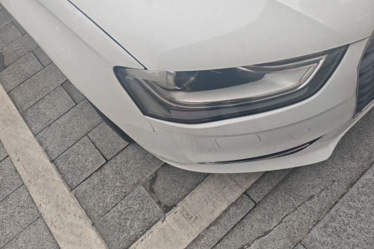 Used Audi A4L 2013 35 TFSI Automatic Comfort Model Right Front Headlight