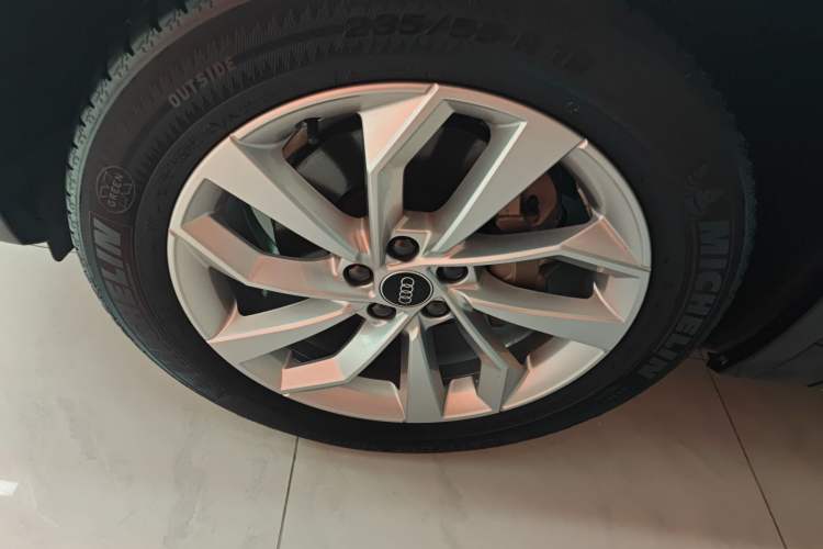 Used Audi Q5L 2022 40T Luxury Dynamic Model
