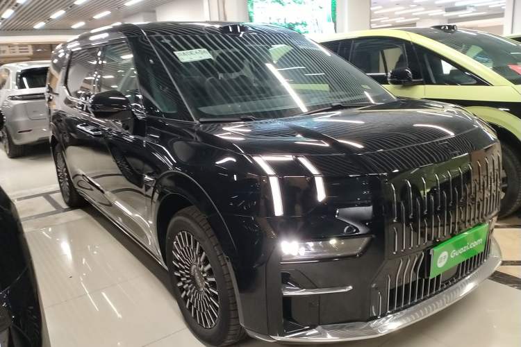 Used Zeekr 009 2024 7-Seater Aisle Version 108 kWh