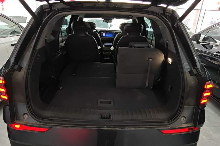 Used Ford Edge 2023 Ford Explorer L 2.0T EcoBoost Two-Wheel Drive 7-Seater Luxury Model