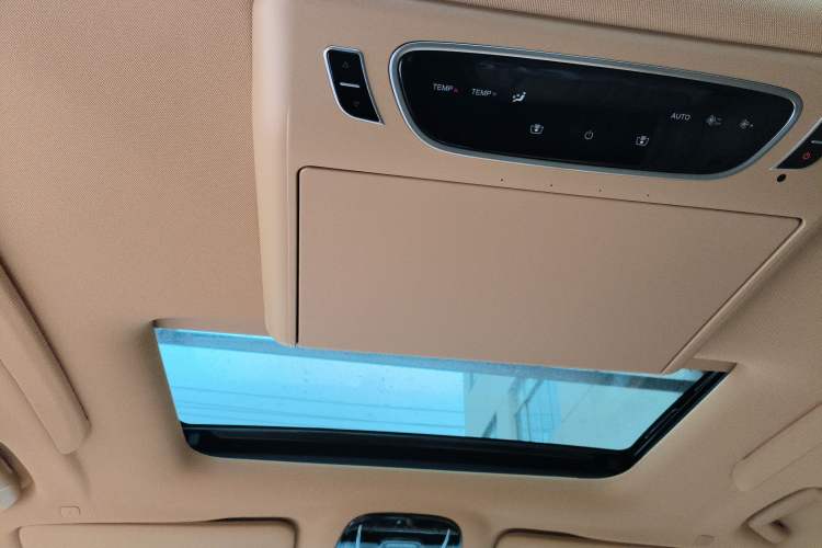 Used VOYAH Dream 2024 PHEV Extended-Range Premium Edition