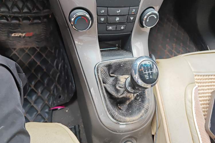 Used Chevrolet Cruze 2015 1.5L Classic SE MT