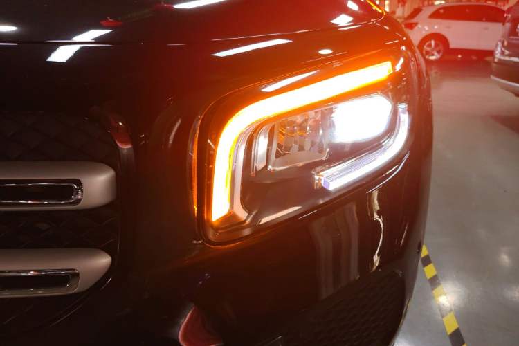 Used Mercedes-Benz GLB 2023 GLB 220 Fashion Model Left Front Headlight