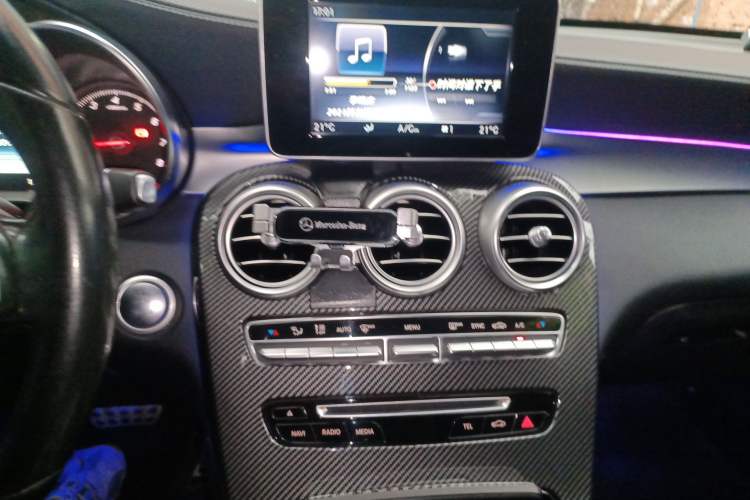 Used Mercedes-Benz GLC 2018 Facelift GLC 260 4MATIC Luxury Edition Audio And AC Panel