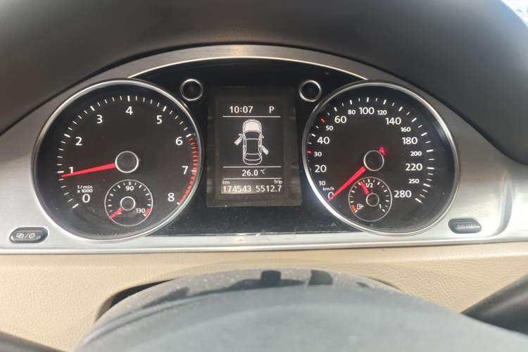 Used Volkswagen FAW-Volkswagen CC 2013 1.8TSI Prestige Model Odometer Close Up