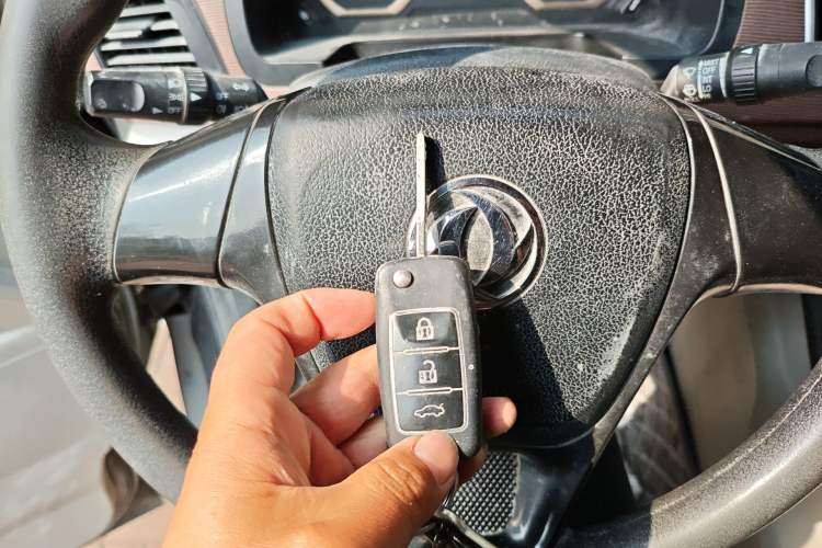 Used FORTHING Lingzhi 2019 Facelifted M5L 1.6L 7-Seater Base Model China VI Standard Vehicle Key