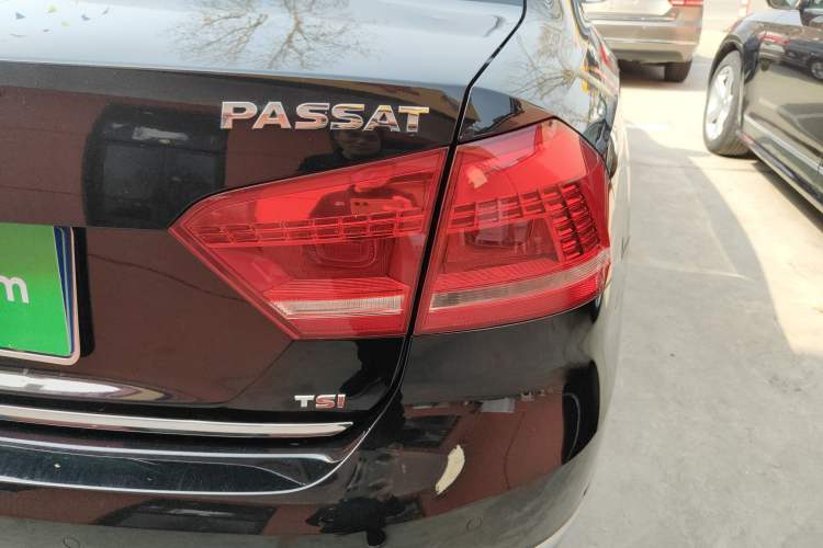 Used Volkswagen Passat 2015 1.8TSI DSG Ultimate Edition Right Rear Taillight