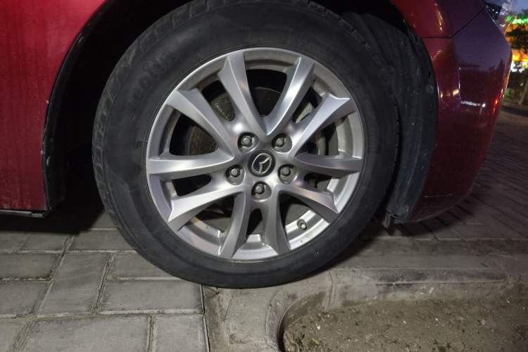 Used Mazda 3 Axela 2017 Sedan 1.5L Automatic Luxury Model Emission Standard China V
