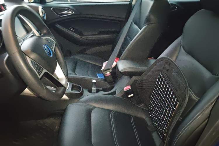 Used BYD Yuan New Energy 2018 EV360 Smart Connected Cool Model Left Front Seat