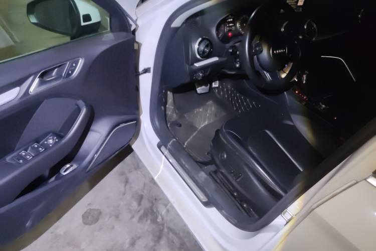 Used Audi A3 2015 Limousine 40 TFSI Automatic Comfort Model