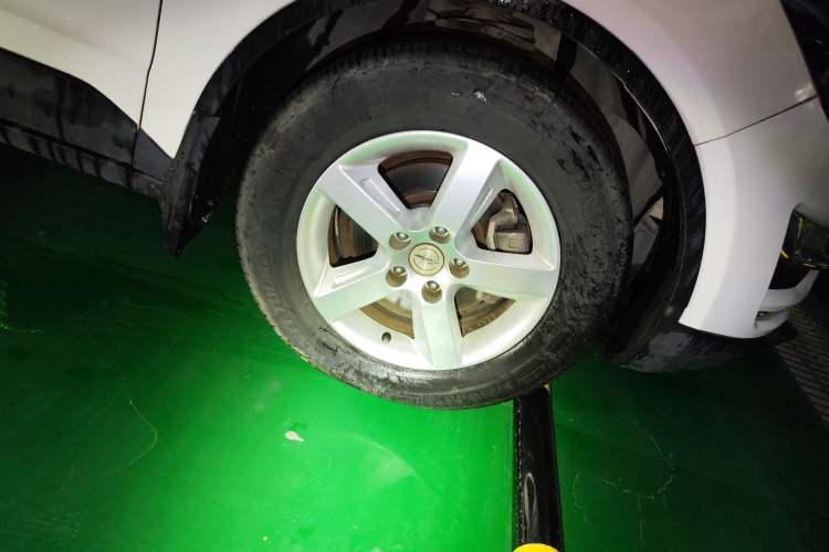 Used Zotye Domy X5 2015 1.5T Manual Luxury Version China IV Standard
