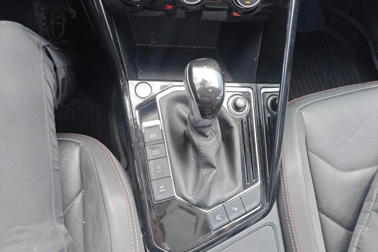 Used Volkswagen Tayron 2019 330TSI Two-Wheel Drive Luxury Model China VI Standard
