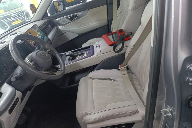 Used GAC Trumpchi GS8 2022 Dual-Engine Series 2.0TM Two-Wheel Drive Prestige Edition (7 Seats) Left Front Seat