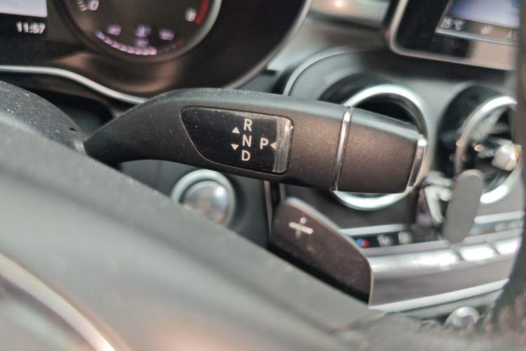 Used Mercedes-Benz C-Class 2017 Facelift C 200 L Sport Edition Gear Lever