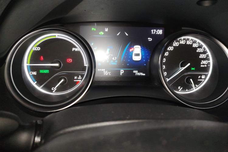 Used Toyota Camry 2019 Dual-Engine 2.5 HG Luxury Edition China VI Standard Odometer Close Up