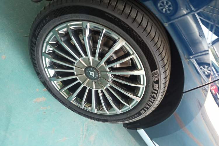 Used Hyptec HL 2025 700 Ultra Six-Seater All-Wheel-Drive LiDAR Version Right Rear Wheel Hub