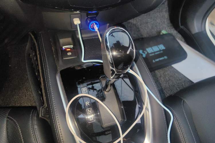 Used Nissan X-Trail 2022 2.0L Two-Wheel Drive Smart Connect Premium Edition Gear Lever