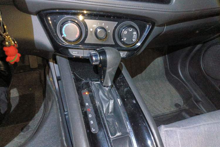 Used Honda Vezel 2017 1.5L CVT 2WD Comfort Model Gear Lever