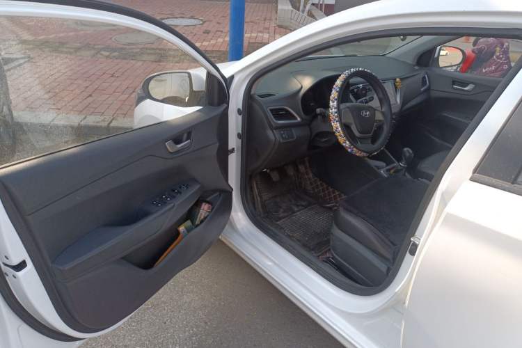 Used Hyundai Verna (new generation) 2016 1.4L Manual Cool Edition GLS
