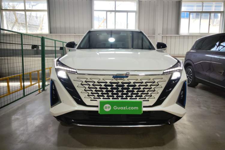 Used CHANGAN OSHAN Z6 New Energy 2023 ZhiDian iDD 150KM Flagship PLUS Front