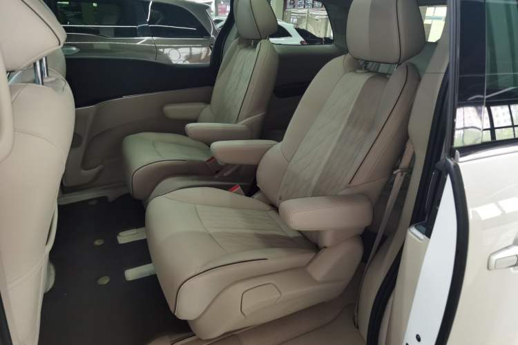 Used Buick GL8 2021 Land Cruiser Executive 652T Premium Model Left Rear Seat