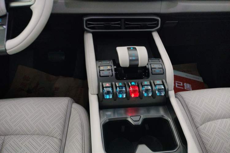 Used Formula Leopard Titanium 3 2025 501 km Four-Wheel Drive Drone Edition
