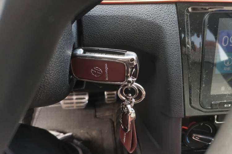 Used Volkswagen C-TREK 2017 1.6L Automatic Comfort Model Vehicle Key