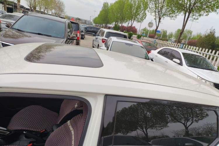 Used Nissan Lannia 2016 1.6L CVT Smart Cool Edition Roof