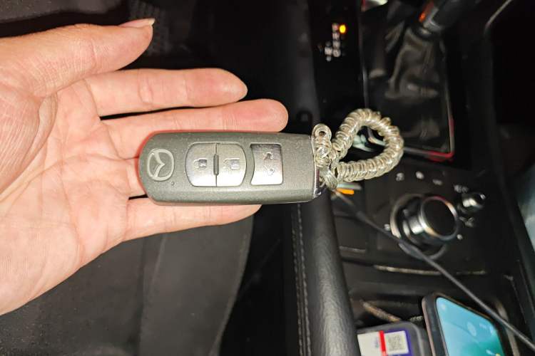 Used Mazda 3 Axela 2017 Sedan 1.5L Automatic Luxury Model Emission Standard China V Vehicle Key