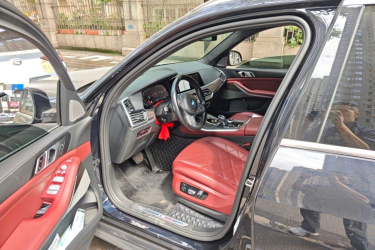 Used BMW X5 2022 Restyled xDrive 40Li M Sport Package Driver Seat