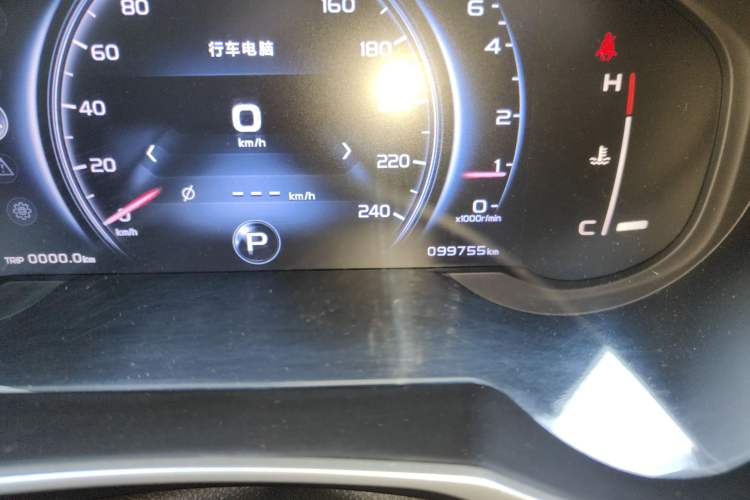 Used Geely Auto Emgrand X7 Sport 2018 1.8TD Automatic Two-Wheel Drive Smart Connect 4G Internet Edition Odometer Close Up