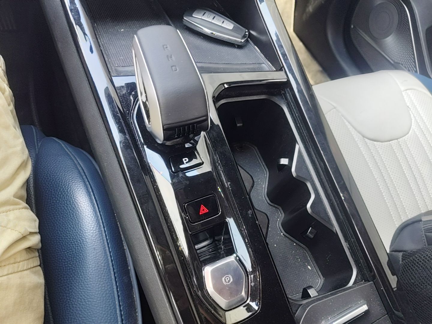 Geely Auto Emgrand X7 Sport 2024 1.5TD Smart Connect+ — снимка 16