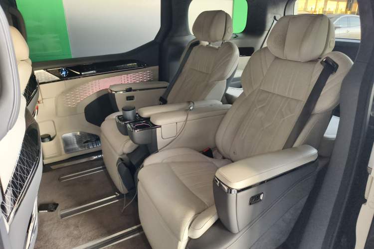 Used Zeekr 009 2022 WE Edition Left Rear Seat