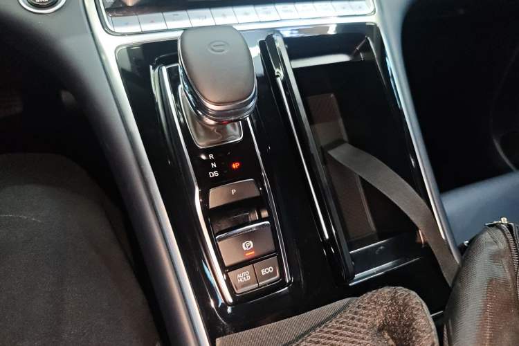 Used GAC Trumpchi M8 2023 Lingxiu Series 390T Prestige Edition Gear Lever