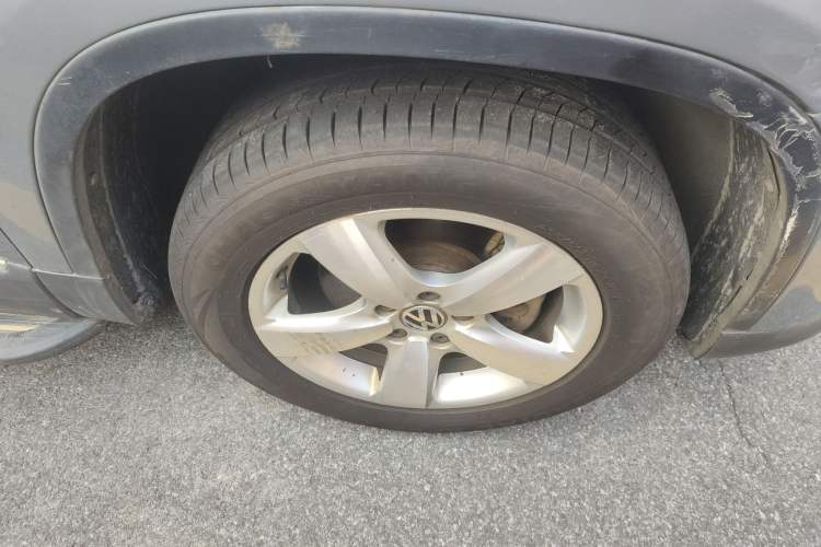 Used Volkswagen Tiguan 2010 1.8TSI Automatic All-Wheel-Drive Elite Edition Right Front Wheel Hub