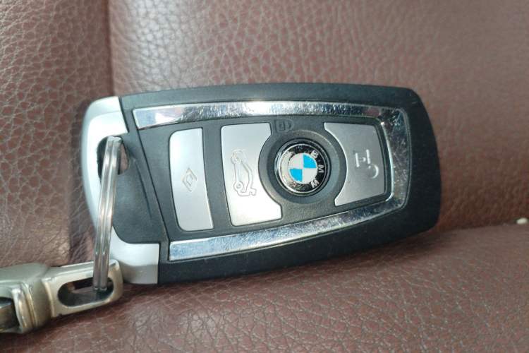 Used BMW 5 Series 2014 520i Elegant Edition Vehicle Key