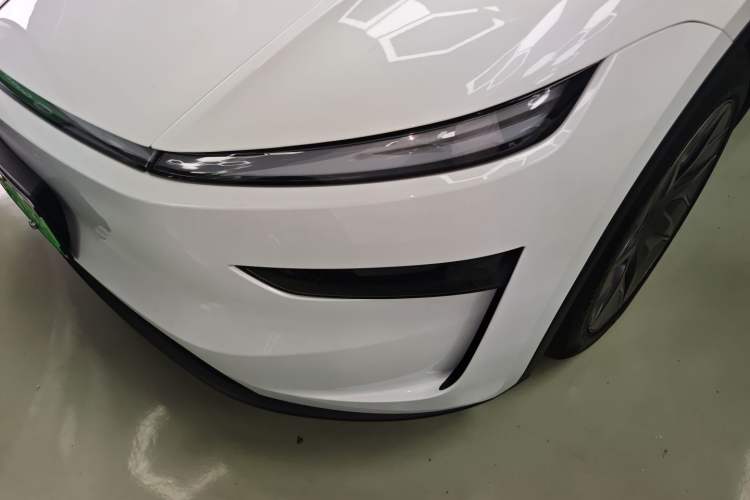 Used Tesla Model Y L 2025 Model Long-Range All-Wheel-Drive Version
