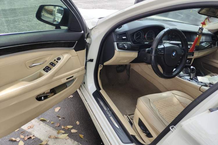 Used BMW 5 Series 2013 525Li Luxury Model