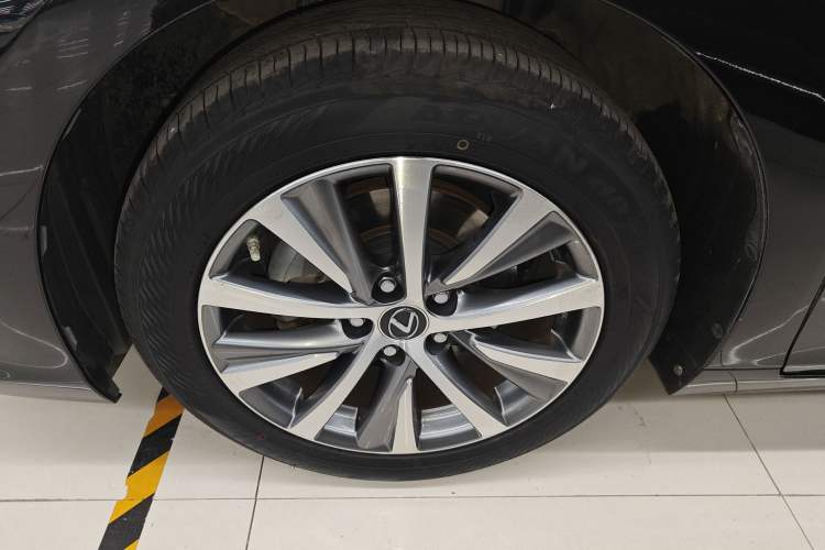 Used Lexus ES 2020 200 Excellence Edition