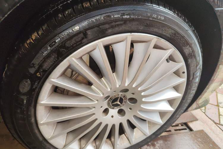 Used Mercedes-Benz S-Class 2020 S 350 L Business Class Ultimate Edition Right Front Wheel Hub
