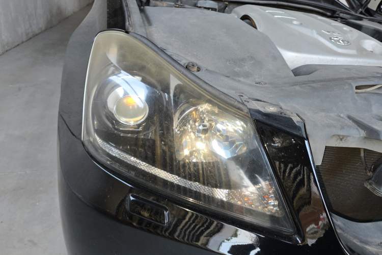 Used Toyota Crown 2012 2.5L Royal Right Front Headlight