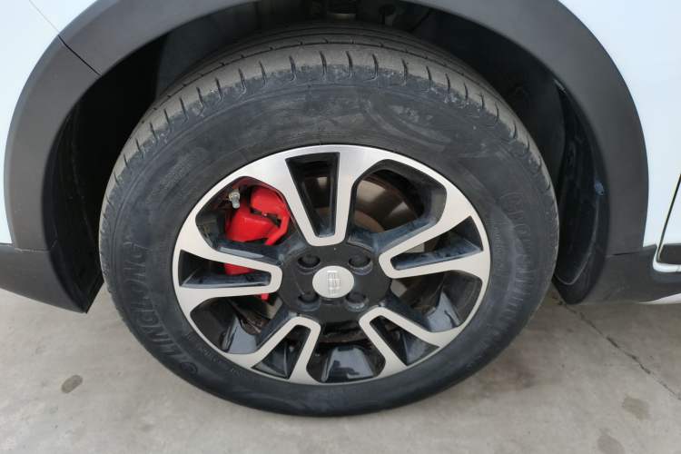 Used Geely Auto Vision X3 2017 1.5L Automatic Luxury Model Left Front Wheel Hub