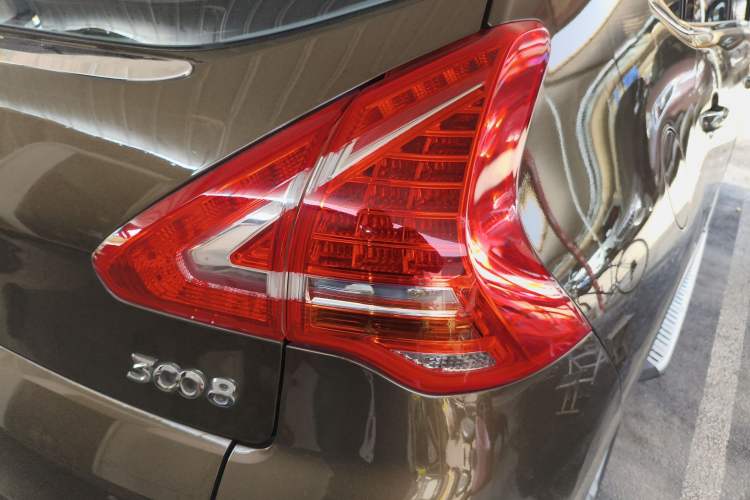 Used Peugeot 3008 2015 2.0L Automatic Trend Edition Right Rear Taillight
