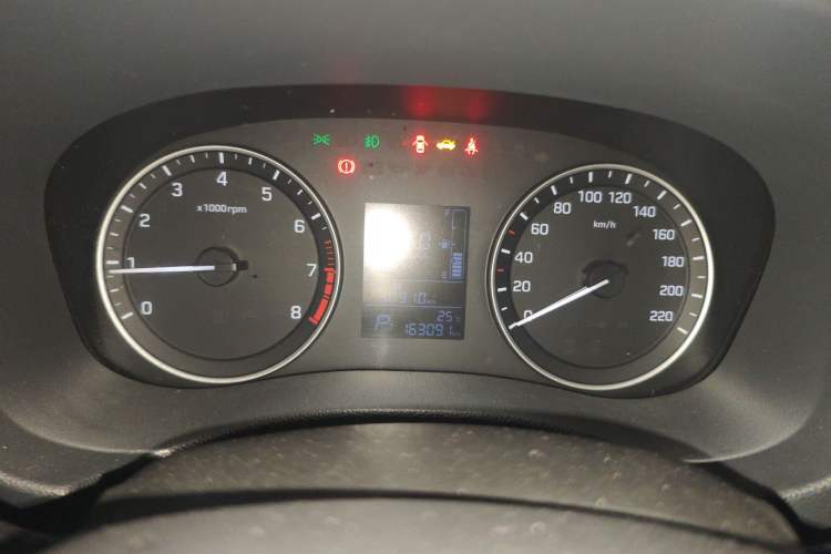 Used Hyundai ix25 2015 1.6L Automatic Two-Wheel Drive Smart GLS Trim Instrument Cluster