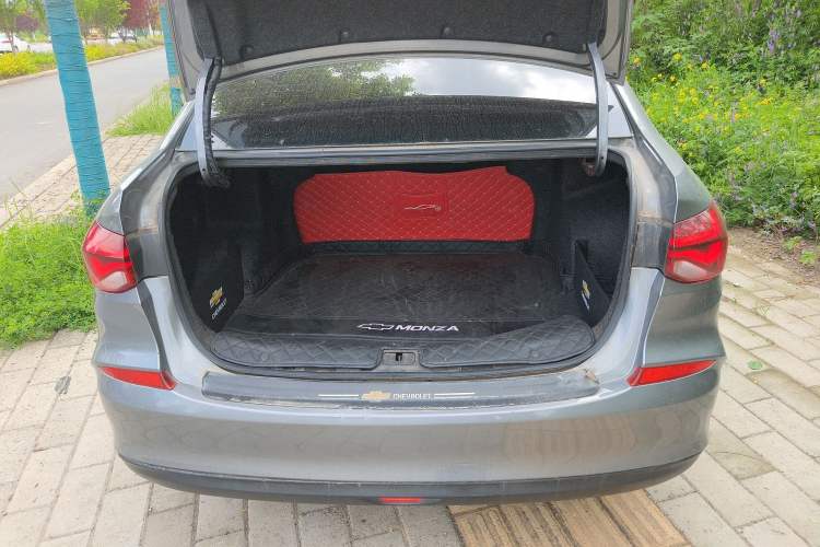 Used Chevrolet Monza 2020 320 Automatic Enjoyment Edition Trunk