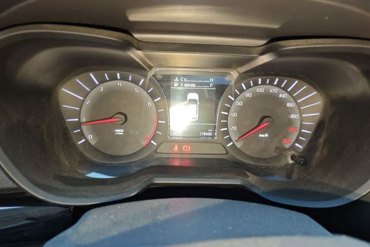 Used GAC Trumpchi GS4 2017 235T Manual Two-Wheel Drive Luxury Edition Instrument Cluster