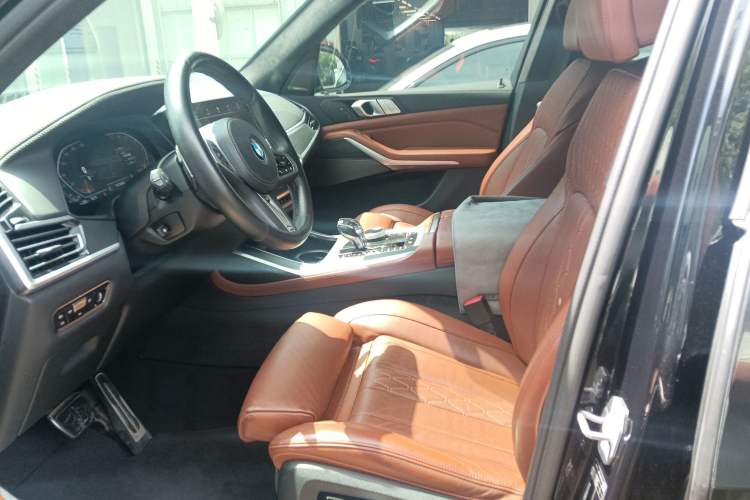 Used BMW X7 2020 xDrive40i Luxury M Sport Package
