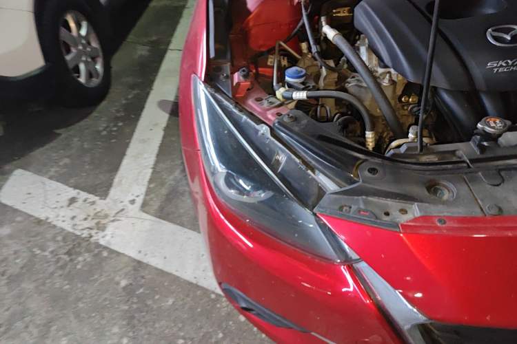 Used Mazda 3 Axela 2017 Sedan 1.5L Automatic Luxury Model Emission Standard China V
